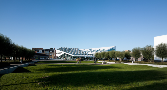 BIM建筑|披鳞片形如折纸屋顶的海港储蓄银行/3XN建筑师事务所