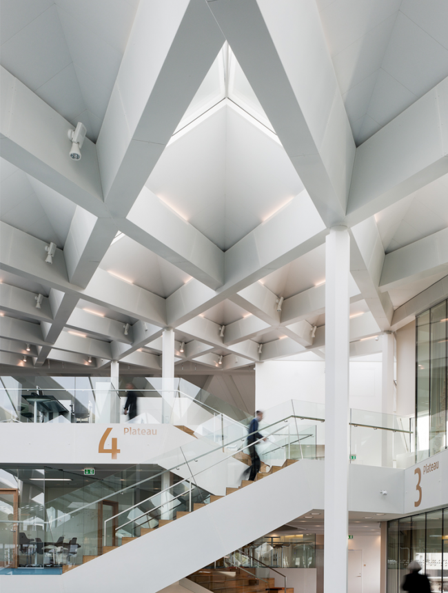 BIM建筑|披鳞片形如折纸屋顶的海港储蓄银行/3XN建筑师事务所