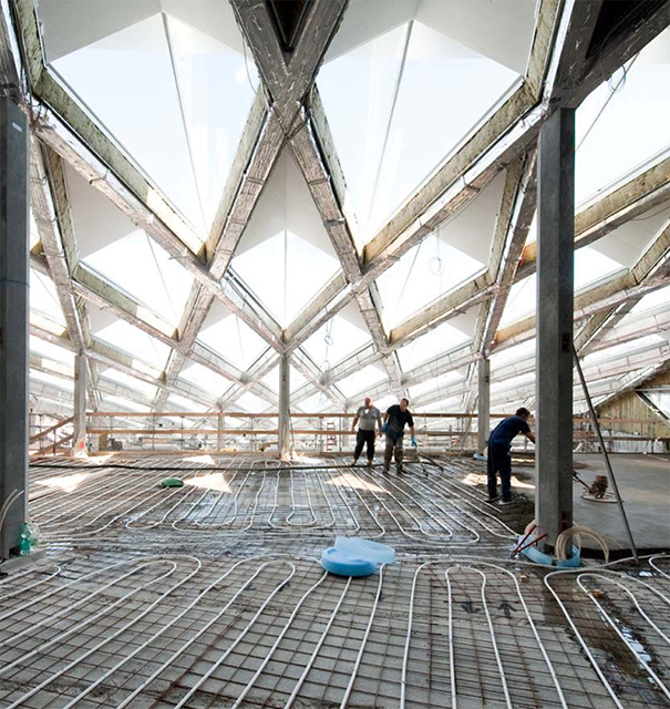 BIM建筑|披鳞片形如折纸屋顶的海港储蓄银行/3XN建筑师事务所