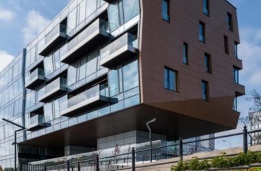 BIM建筑|如潮汐般曲意活动：潮汐和华沙荡舟协会年夜楼-BIM建筑网