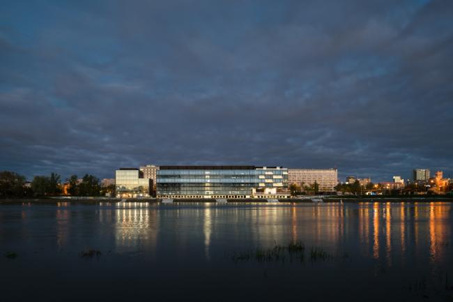 BIM建筑|如潮汐般曲意活动：潮汐和华沙荡舟协会年夜楼