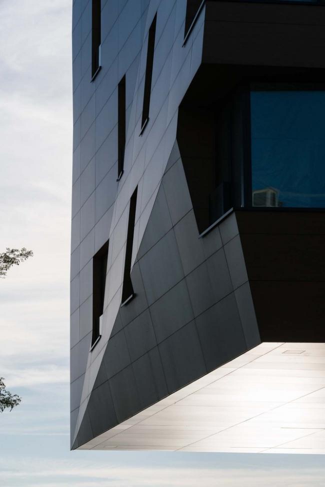 BIM建筑|如潮汐般曲意活动：潮汐和华沙荡舟协会年夜楼