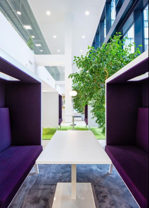 BIM建筑|与蓝天低语的多彩幕布：埃文特斯商务花圃 / Arkkitehtitoimisto HKP