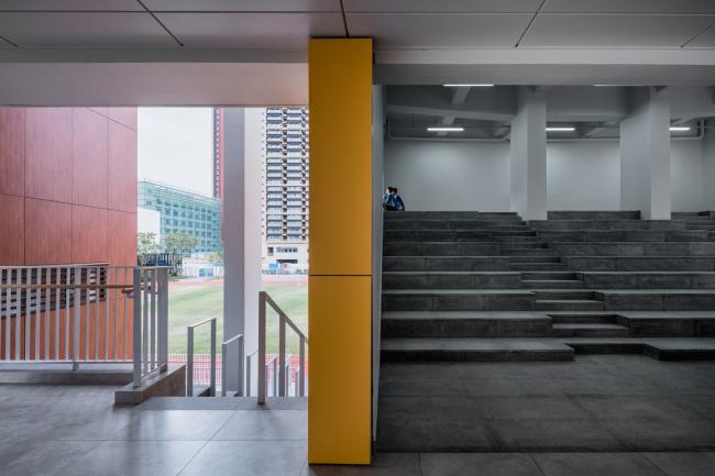 BIM建筑|嵌套的多彩盒子：华中师范年夜学从属龙园黉舍 / 筑博设计-结合公设 + H DESIGN