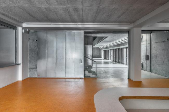 BIM建筑|外表柔嫩的混凝土建筑：DOX+ 今世艺术中间 / Petr Hajek Architekti