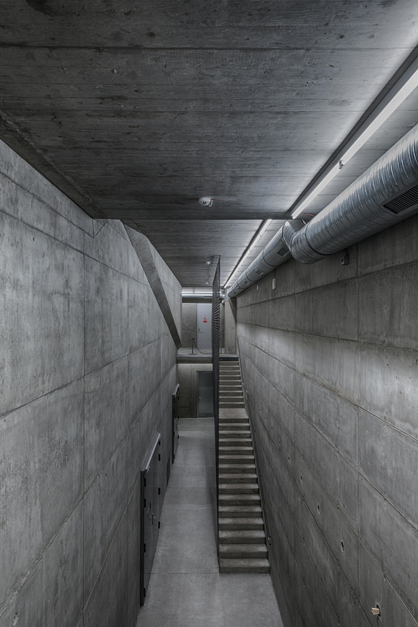 BIM建筑|外表柔嫩的混凝土建筑：DOX+ 今世艺术中间 / Petr Hajek Architekti