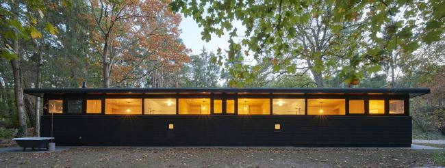 BIM建筑|荷兰丛林度假屋 / Eek en Dekkers