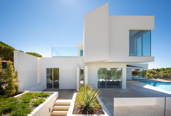 BIM建筑|天然有机，纯白主义的地中海室第 / STUDIOARTE建筑师事务所