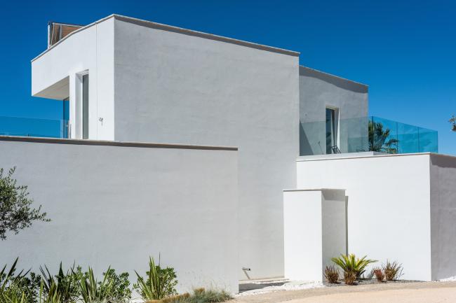BIM建筑|天然有机，纯白主义的地中海室第 / STUDIOARTE建筑师事务所