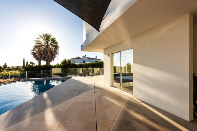 BIM建筑|天然有机，纯白主义的地中海室第 / STUDIOARTE建筑师事务所