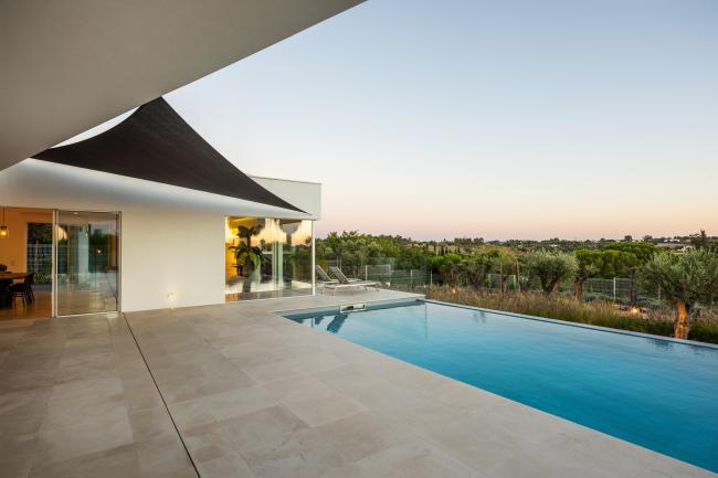 BIM建筑|天然有机，纯白主义的地中海室第 / STUDIOARTE建筑师事务所