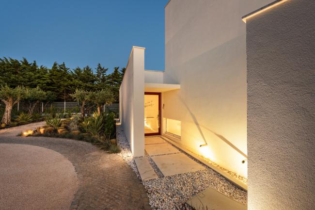 BIM建筑|天然有机，纯白主义的地中海室第 / STUDIOARTE建筑师事务所