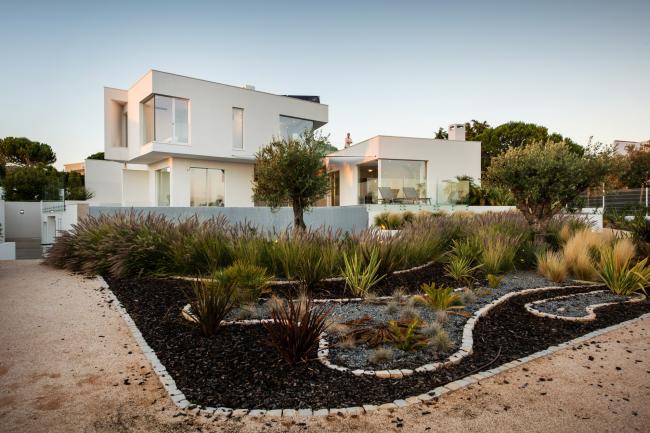 BIM建筑|天然有机，纯白主义的地中海室第 / STUDIOARTE建筑师事务所