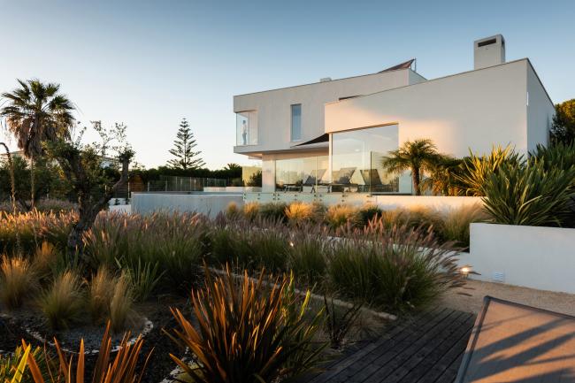 BIM建筑|天然有机，纯白主义的地中海室第 / STUDIOARTE建筑师事务所