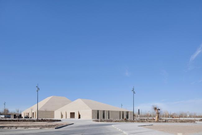 BIM建筑|沙丘之子：敦煌旅游集散中间 / 朱小地工作室·BIAD