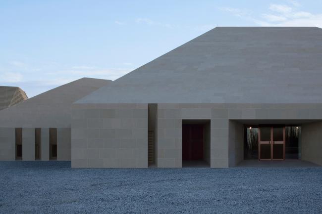 BIM建筑|沙丘之子：敦煌旅游集散中间 / 朱小地工作室·BIAD