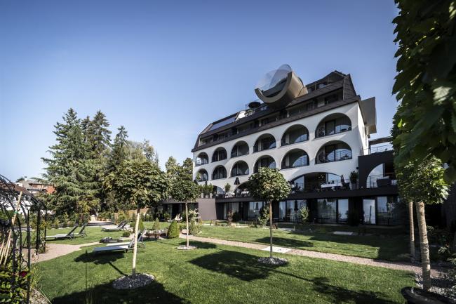 BIM建筑|源于新艺术活动灵感：意年夜利拱门旅店 / noa network of architecture