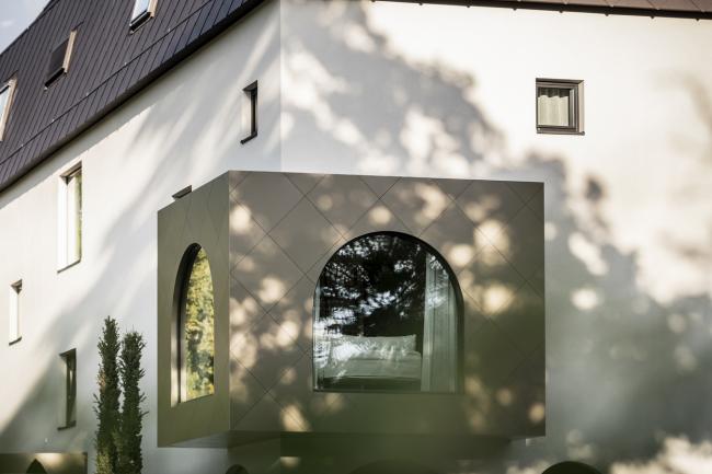 BIM建筑|源于新艺术活动灵感：意年夜利拱门旅店 / noa network of architecture