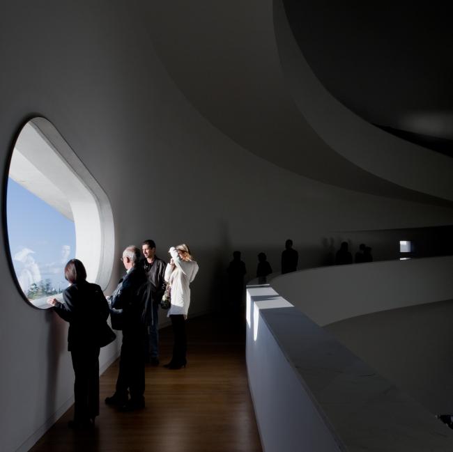 BIM建筑|层叠交织的手指坡道，在规整的秩序中追求变体 / Alvaro Siza建筑师事务所