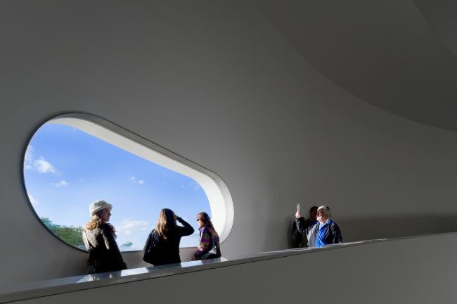 BIM建筑|层叠交织的手指坡道，在规整的秩序中追求变体 / Alvaro Siza建筑师事务所