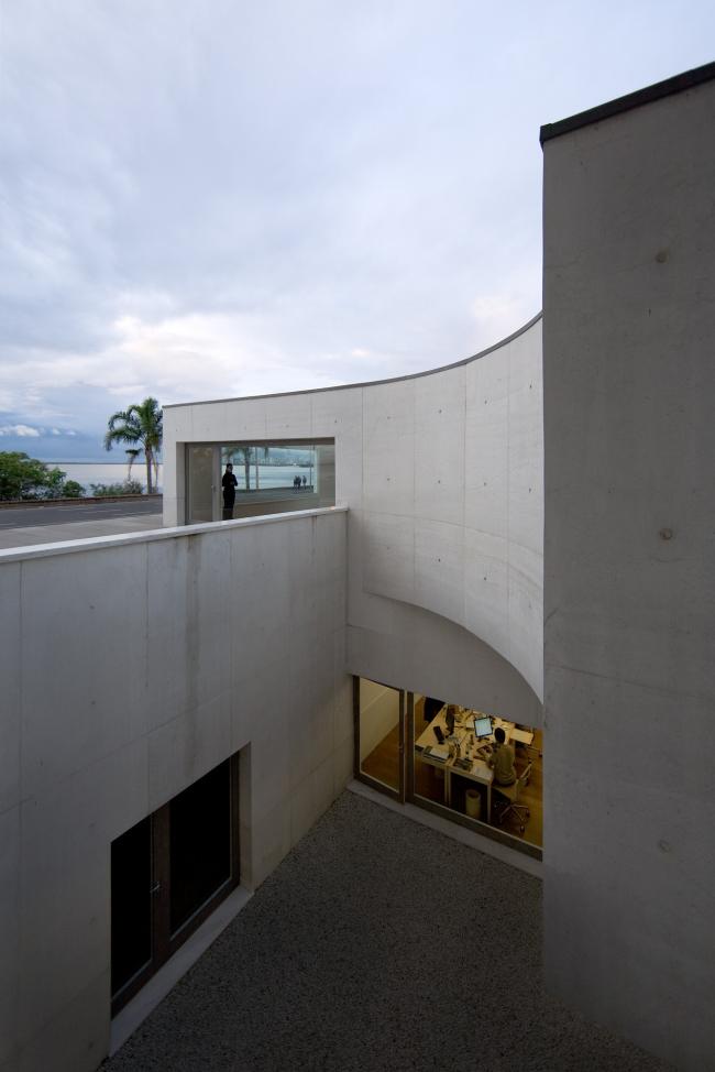 BIM建筑|层叠交织的手指坡道，在规整的秩序中追求变体 / Alvaro Siza建筑师事务所