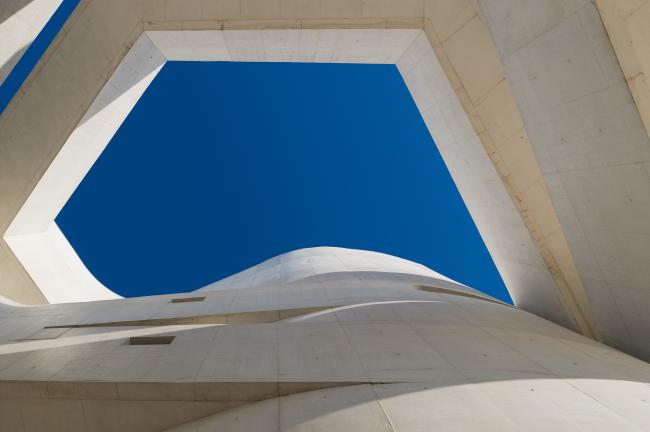 BIM建筑|层叠交织的手指坡道，在规整的秩序中追求变体 / Alvaro Siza建筑师事务所