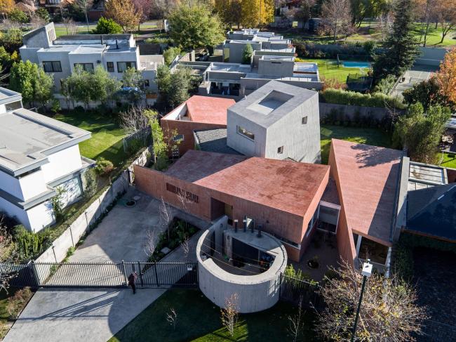 BIM建筑|仿若孩童随便散落的积木：智利天井室第