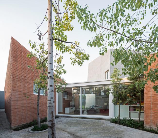 BIM建筑|仿若孩童随便散落的积木：智利天井室第