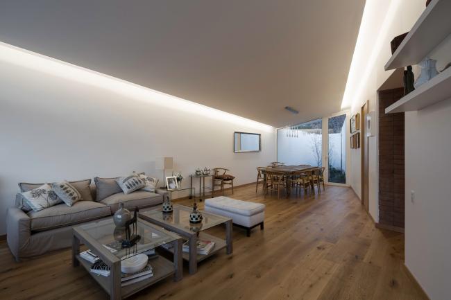 BIM建筑|仿若孩童随便散落的积木：智利天井室第