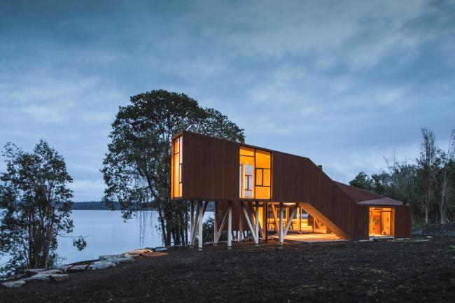 BIM建筑|轻触湖面，御风而立的排挤展厅/Aguilo +佩德拉萨