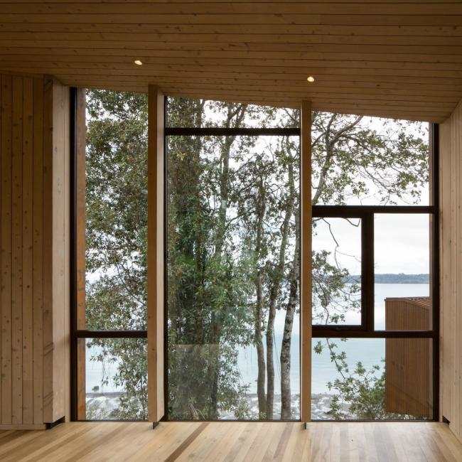 BIM建筑|轻触湖面，御风而立的排挤展厅/Aguilo +佩德拉萨