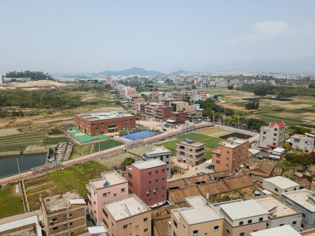 BIM建筑|厦门 / 孩子们在敞亮流利的中庭内肆意地奔驰 —— 新南幼儿园