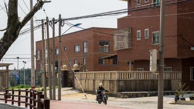 BIM建筑|厦门 / 孩子们在敞亮流利的中庭内肆意地奔驰 —— 新南幼儿园