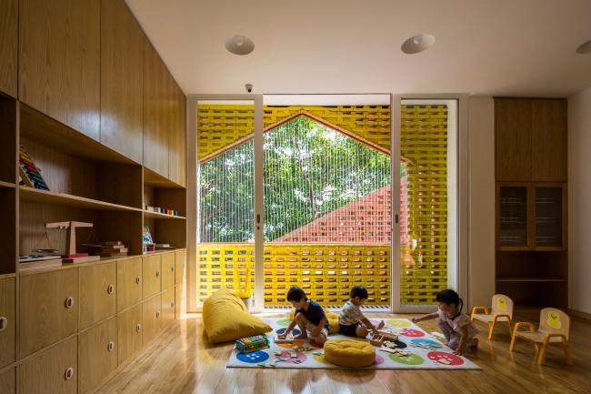 BIM建筑|用红砖构建起俏皮的空间，好像一座宏大乐高的Chuon Chuon Kim 2幼儿园