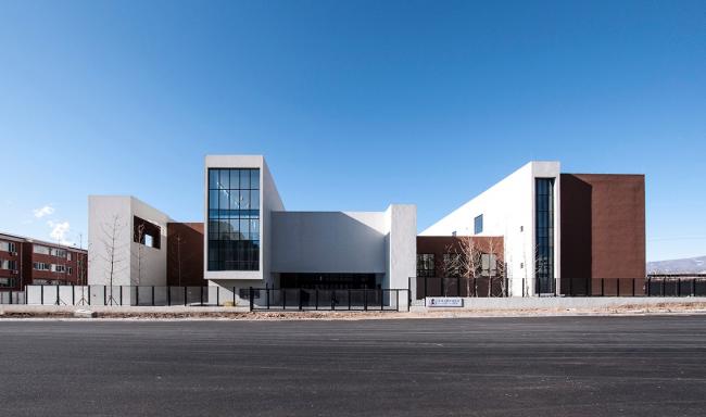 BIM建筑|莱佛士幼儿园及早教中间 / 空格建筑