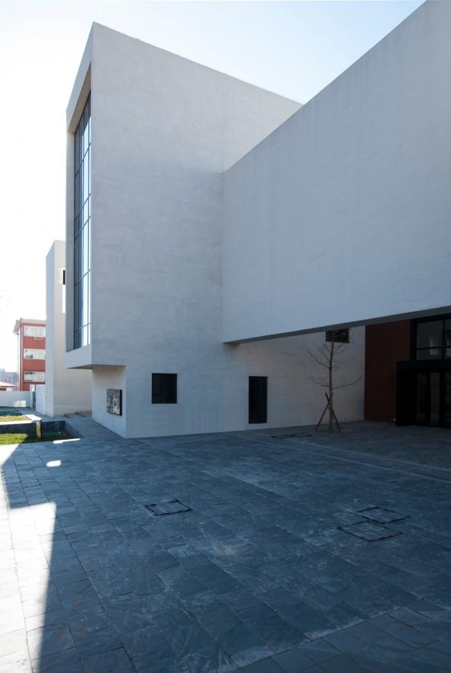 BIM建筑|莱佛士幼儿园及早教中间 / 空格建筑