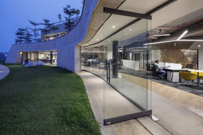 BIM建筑|仿若身处绿色稻田办公，科技彰显天然气力的泰坦办公中间