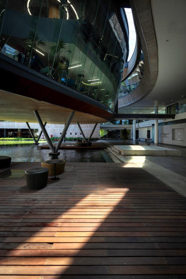 BIM建筑|仿若身处绿色稻田办公，科技彰显天然气力的泰坦办公中间