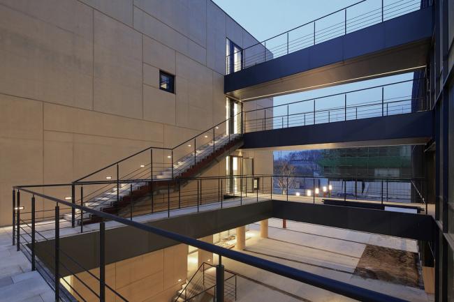 BIM建筑|运动丰盛多样的片子小城：韩国明影片公司坡州年夜楼 / 履露斋