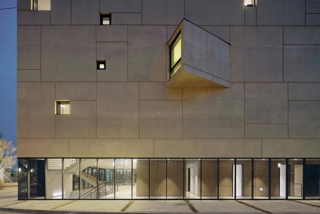 BIM建筑|运动丰盛多样的片子小城：韩国明影片公司坡州年夜楼 / 履露斋