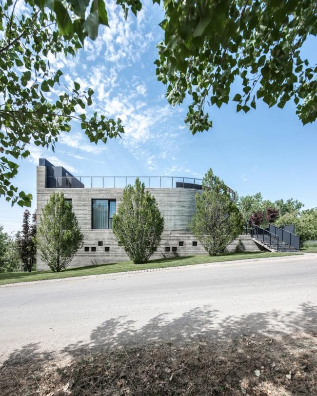 BIM建筑|冬可远不雅雪山夏时游水游玩的黎巴嫩四时室第