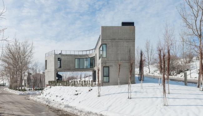 BIM建筑|冬可远不雅雪山夏时游水游玩的黎巴嫩四时室第