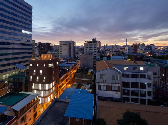 BIM建筑|用红砖砌造的宏大漏斗：3/1室第