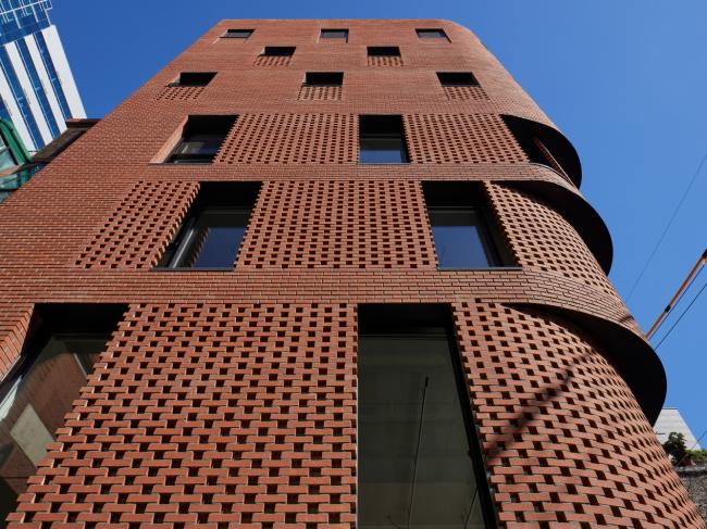 BIM建筑|用红砖砌造的宏大漏斗：3/1室第