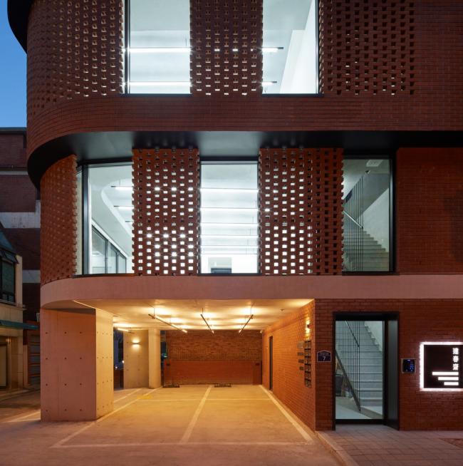 BIM建筑|用红砖砌造的宏大漏斗：3/1室第