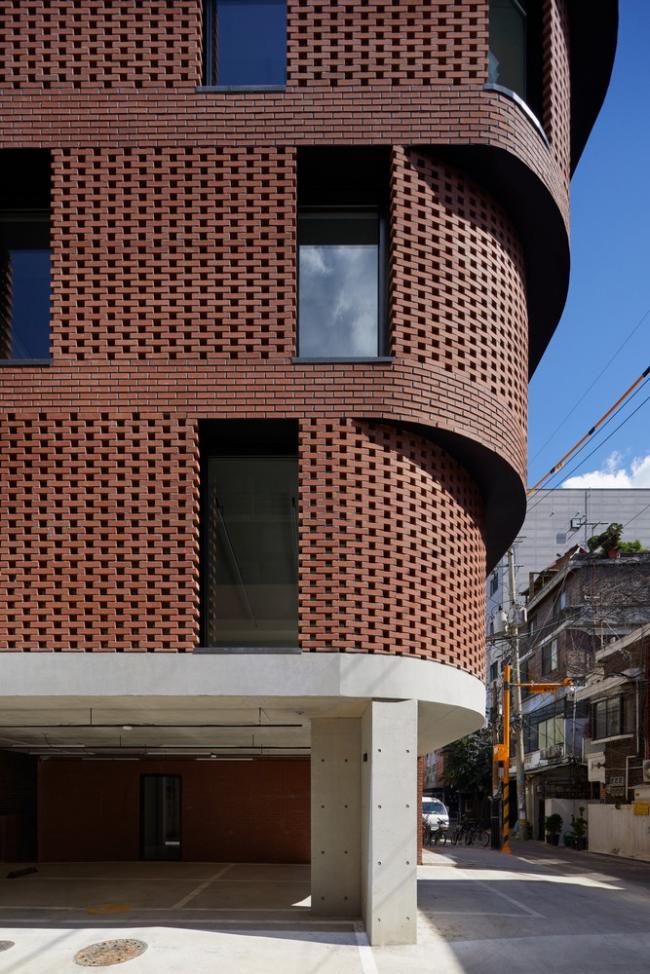 BIM建筑|用红砖砌造的宏大漏斗：3/1室第