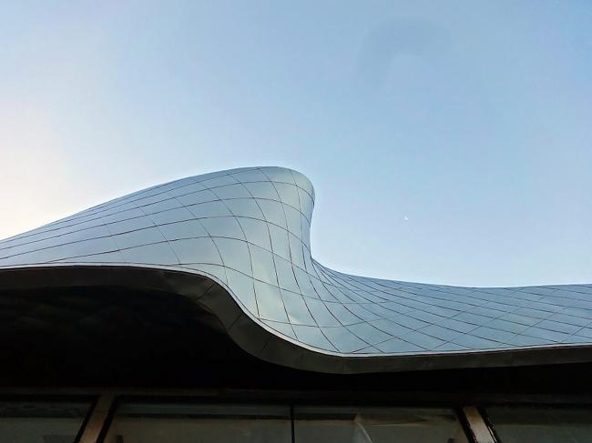 BIM建筑|升沉不定的屋顶隐喻山脉的绵延不停，智利维基酒店