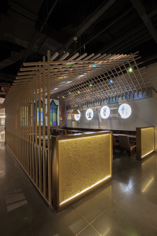 BIM建筑|年夜漠里的新城：塔哈尔·迷迭巷餐厅，上海／杭州卧野空间设计