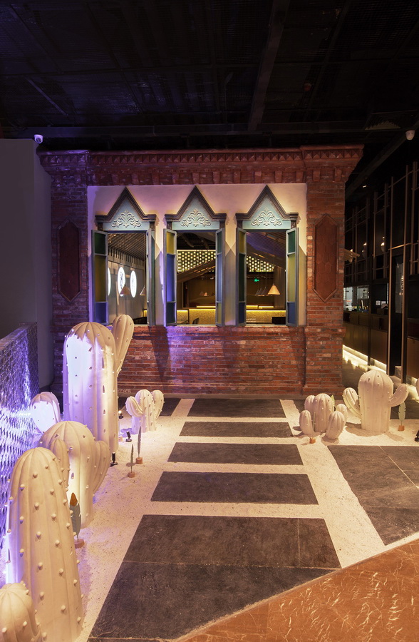 BIM建筑|年夜漠里的新城：塔哈尔·迷迭巷餐厅，上海／杭州卧野空间设计