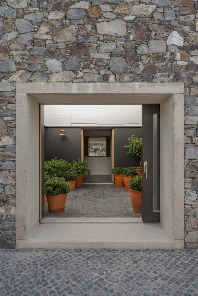 BIM建筑|慎重而机动：卡塞雷斯石头室第 / Tuñón Arquitectos